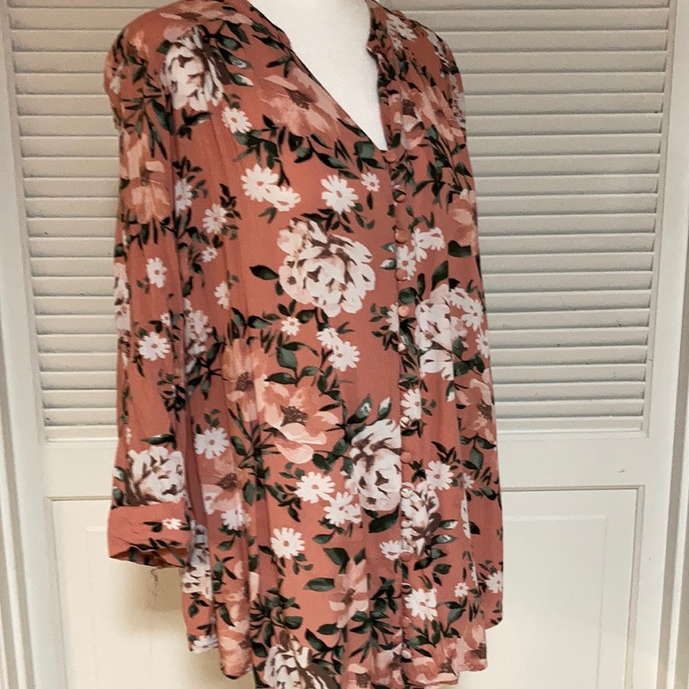 EUC Torrid Harper Multicolor Floral Blouse Plus Size 3X - Picture 4 of 11